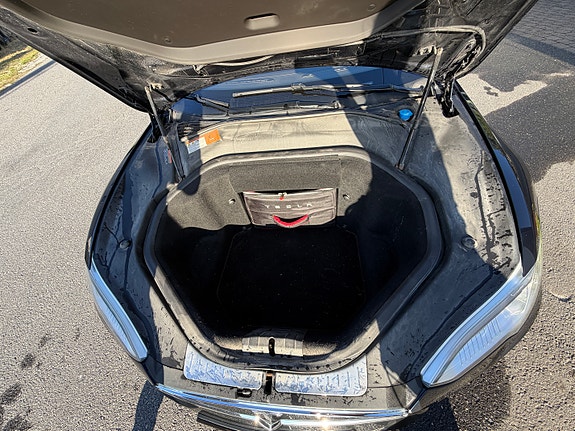 Tesla Model S 11 of 22
