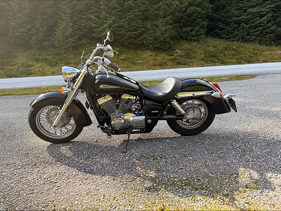 Honda VT 750 C Shadow Aero 2 of 5