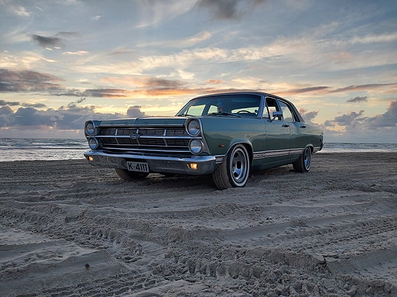 Ford Fairlane 4 of 26