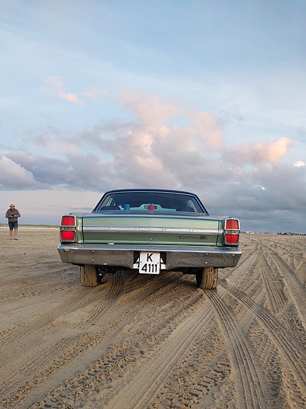 Ford Fairlane 3 of 26