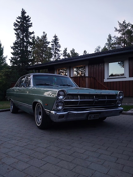 Ford Fairlane 21 of 26