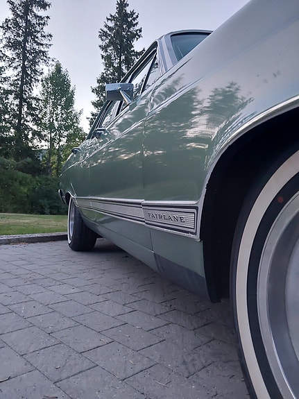 Ford Fairlane 22 of 26