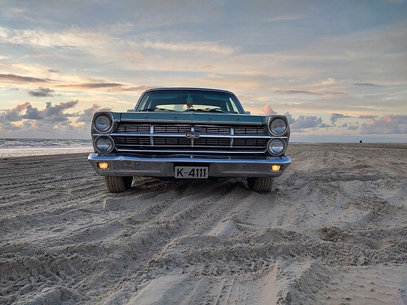 Ford Fairlane 2 of 26