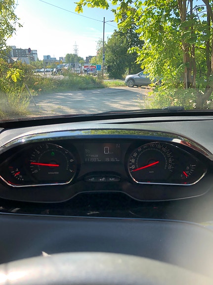 Peugeot 208 10 of 15