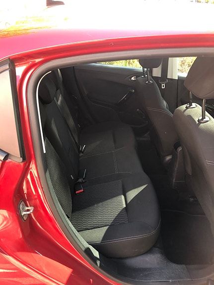 Peugeot 208 13 of 15