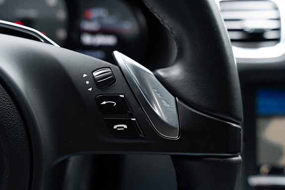 Porsche Cayman S 17 of 30