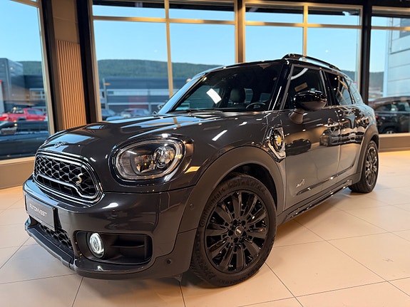 MINI Countryman Cooper SE 2 of 30