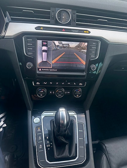 Volkswagen Passat Alltrack 8 of 14