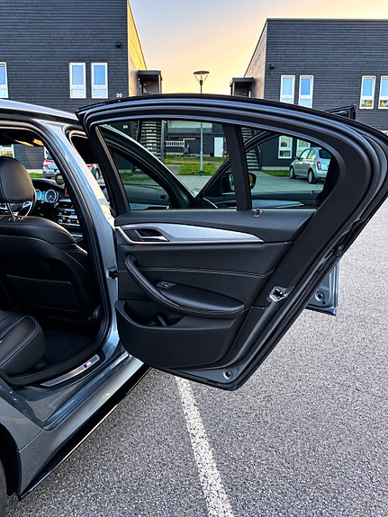 BMW 530e 28 of 30
