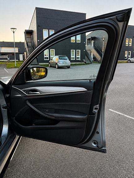BMW 530e 26 of 30