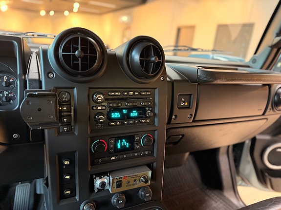 Hummer H2 19 of 26