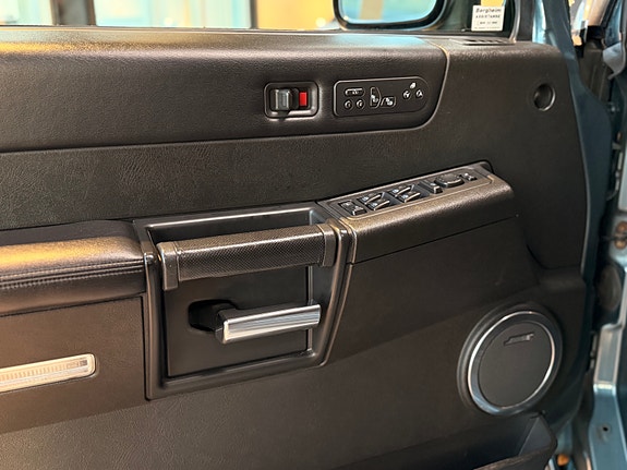 Hummer H2 21 of 26