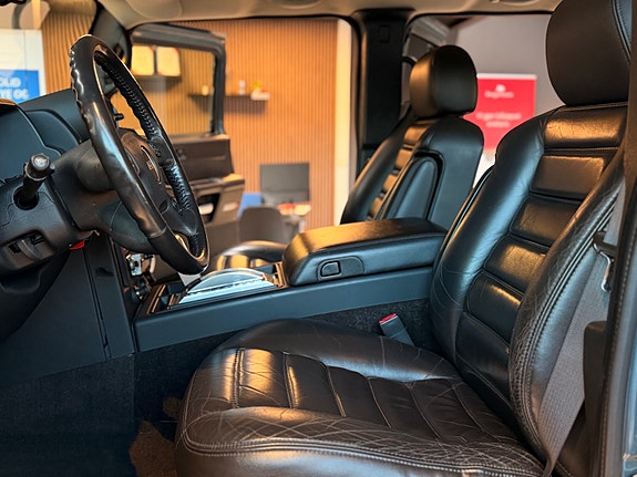 Hummer H2 24 of 26
