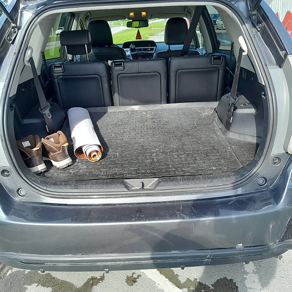Toyota Prius+ 5 of 8