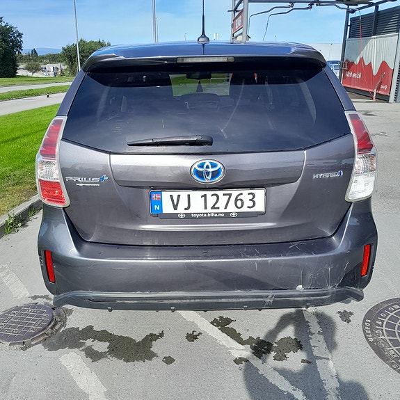 Toyota Prius+ 8 of 8