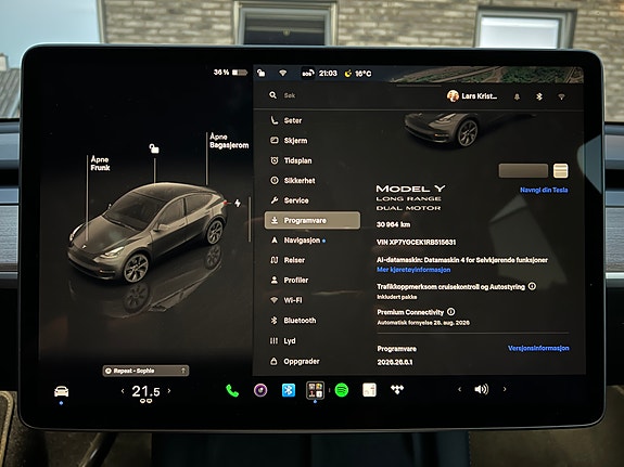 Tesla Model Y 9 of 12
