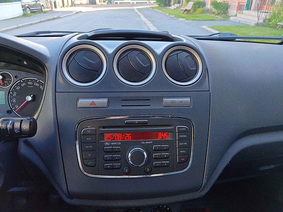 Ford Transit Connect 6 of 15