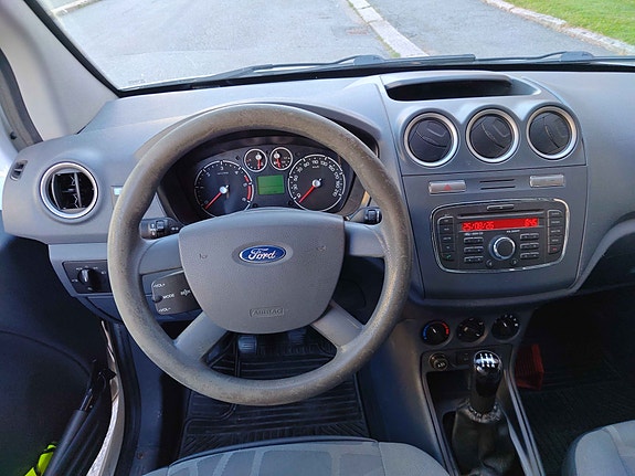 Ford Transit Connect 5 of 15