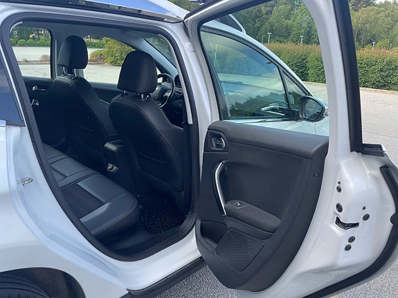 Peugeot 2008 12 of 25