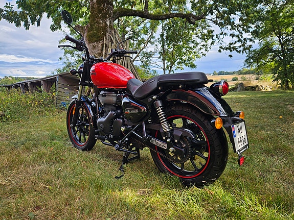Royal Enfield Meteor 350 9 of 14