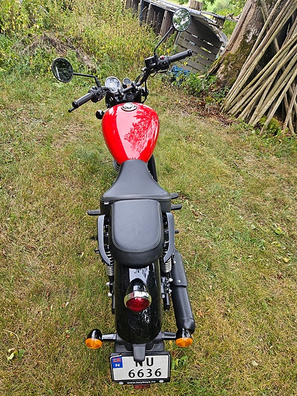Royal Enfield Meteor 350 6 of 14
