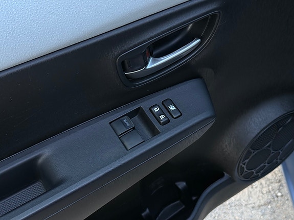 Toyota Yaris 20 of 30