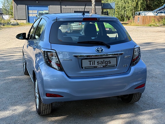 Toyota Yaris 14 of 30