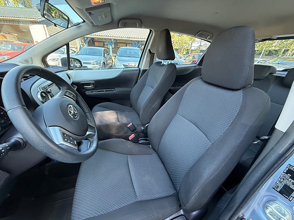 Toyota Yaris 22 of 30