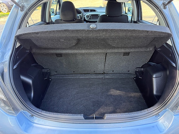 Toyota Yaris 25 of 30