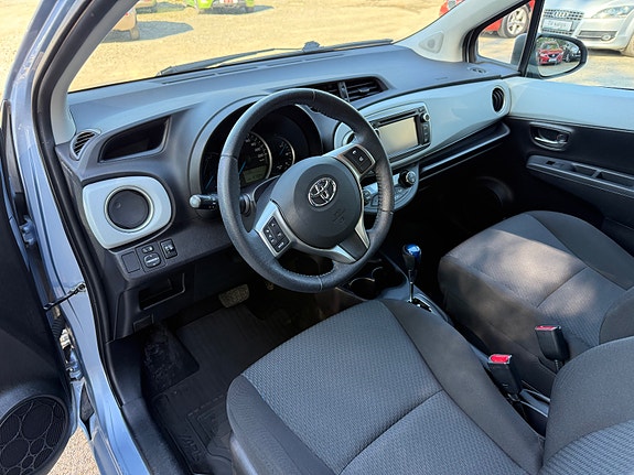 Toyota Yaris 21 of 30