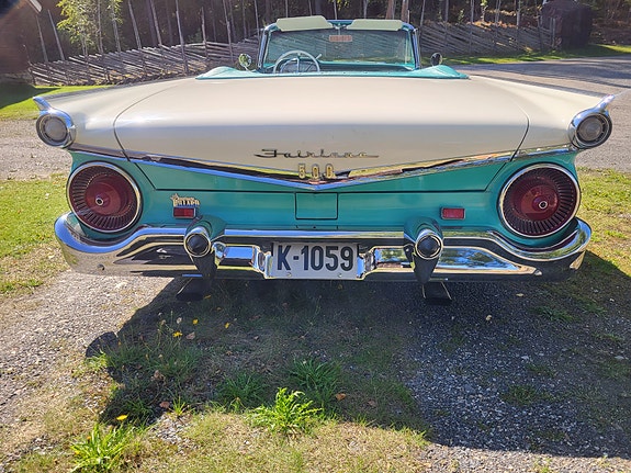 Ford Fairlane 6 of 20