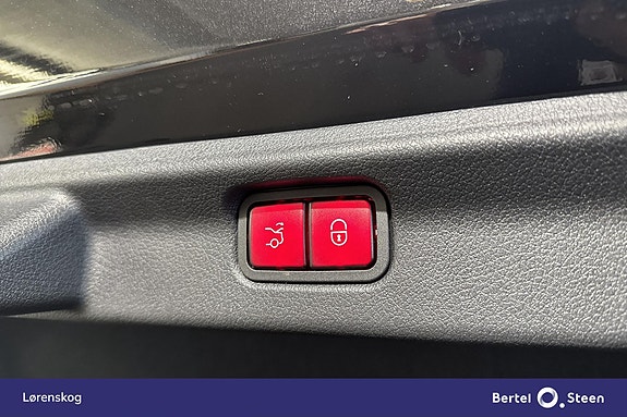 Mercedes-Benz EQE43 30 of 30
