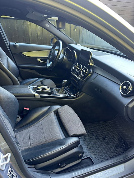 Mercedes-Benz C160 10 of 23