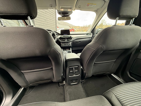 Ford Kuga 27 of 29