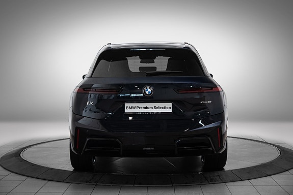 BMW iX 4 of 25