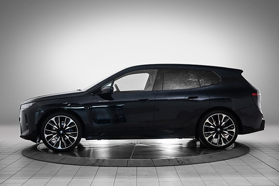 BMW iX 2 of 25