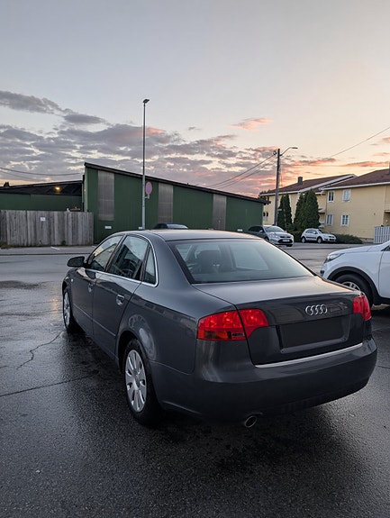 Audi A4 6 of 12