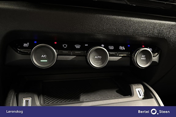 Citroen E-C4 X 23 of 25