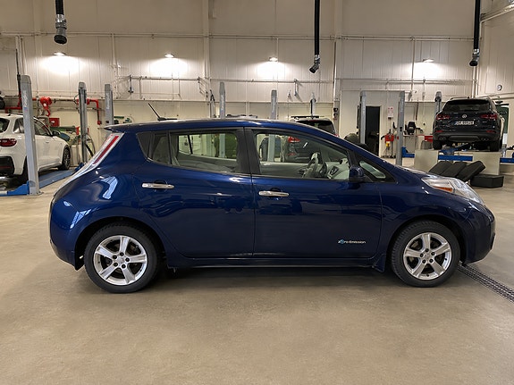 Nissan Leaf 4 of 9