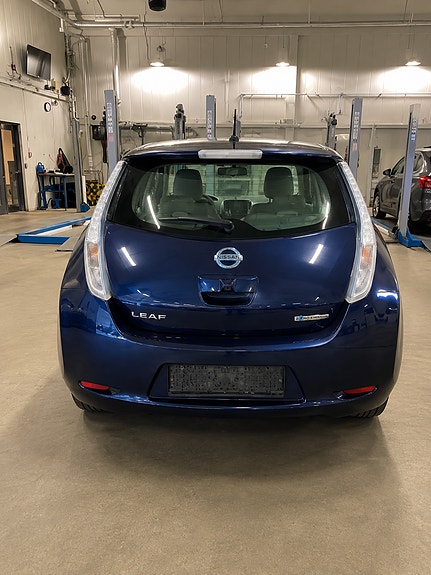 Nissan Leaf 6 of 9
