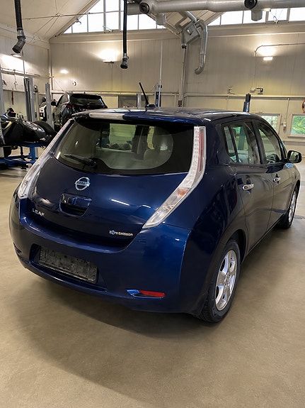 Nissan Leaf 7 of 9