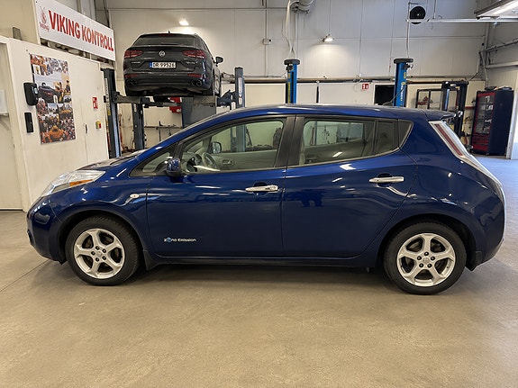 Nissan Leaf 2 of 9