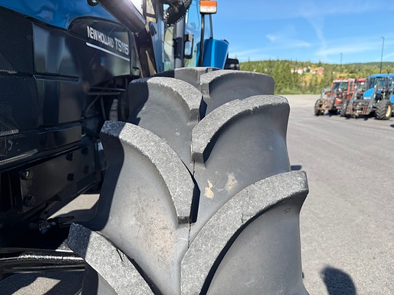 New Holland TS 115 26 of 30