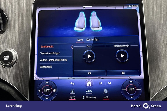 Mercedes-Benz EQE43 26 of 30
