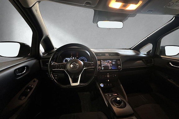 Nissan Leaf 9 of 16