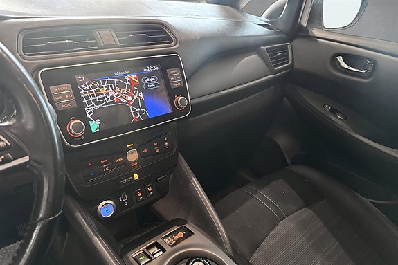 Nissan Leaf 11 of 16