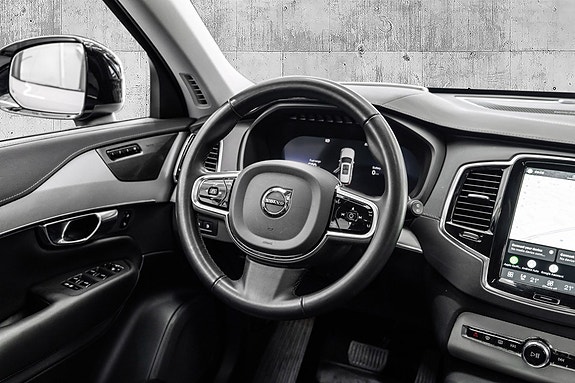 Volvo XC90 17 of 30