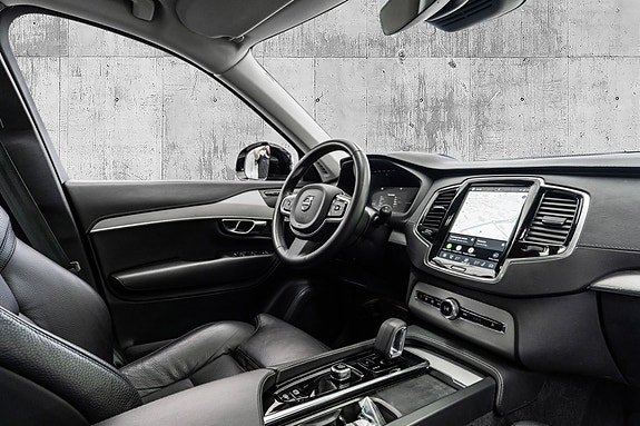 Volvo XC90 30 of 30
