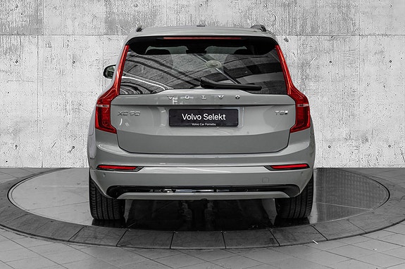 Volvo XC90 8 of 30