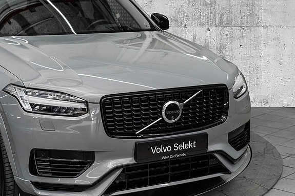 Volvo XC90 3 of 30